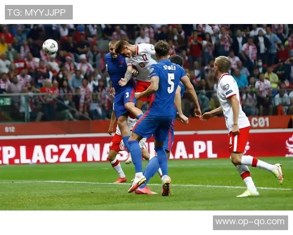 某球队创新定位球战术引发热议赛场表现令人惊艳